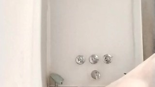 D3mon in the shower!