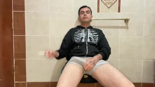 Salgo bien caliente del trabajo diario
