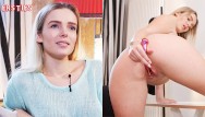 Ersties - Die blonde Sandy S macht es sich selbst mit einem G-Punkt-Dildo