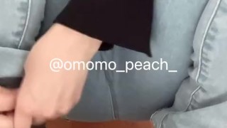 【ブーツが脱げず友達の家の玄関でおもらし】#omorashi #peeaccident #desperation wetting #pee desperation