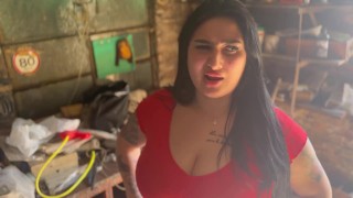 MOROCHA NALGONA se folla al MECÁNICO de su marido