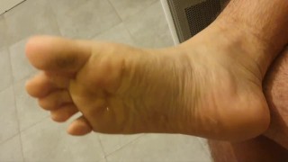 Chaussettes puantes qui collent à mes pieds