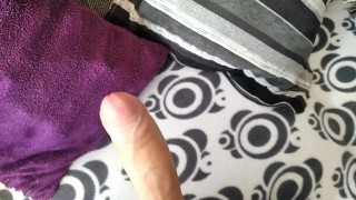 🍻El Tio Cachondo Llego del Bar e Imagino que Su Mejor Amigo Chupaba Su Gran Pene