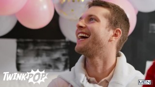 TWINKPOP - Benjamin Blue Convinces His Straight Friend That's It's Better To Eat A Cock Than A Pussy