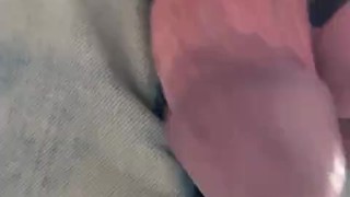 把你的脸和嘴交出来，我就尿在他们身上