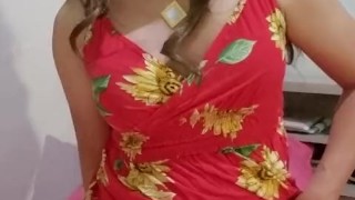 Latina follandose y masturbandose gime y termina en orgasmo