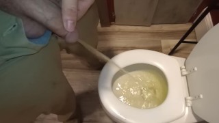 To People who love fat white dick and pissing