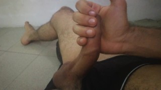 Influencer se masturba y se viene. pov