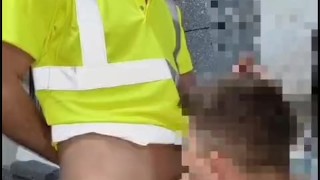 Tradie lads get horny at work 😈