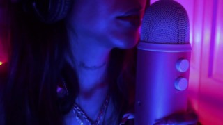 RELATO #9 Encuentro lésbico en la oficina