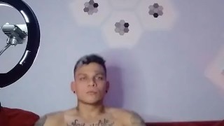 Mientras trasmito me grabo un buena paja