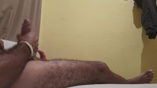Gozando muito com o dedo no cu massageando a próstata