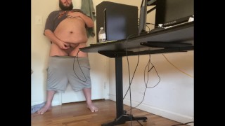 Slipping away from the get together to bust a fat nut on NNN 😈