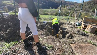 scopata duramente sulla lavatrice dal porco del cantiere