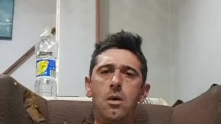 Gran paja en el sofá