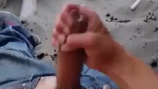 Jerk off at the beach