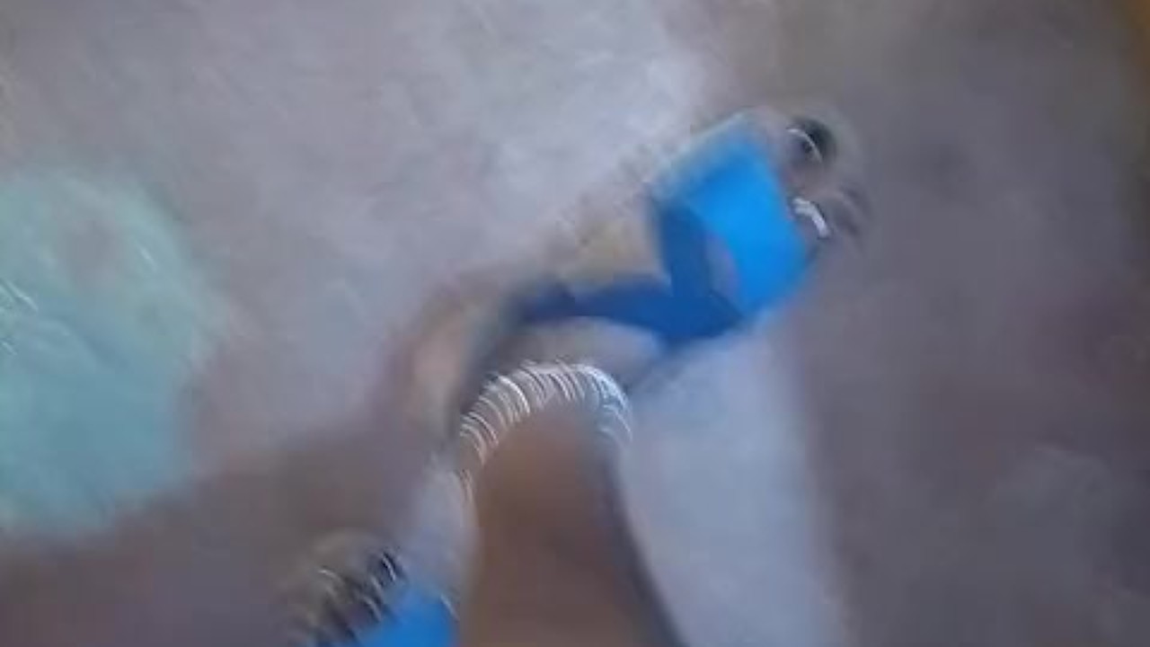 ලංකාවේ කෙල්ලගෙ ලස්සන කකුල් lankan girl feet fun -IndiansPorno