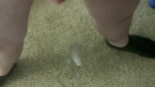 HUGE cumshot on mirror