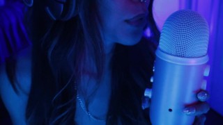 RELATO #16 Dos milf lesbianas de closet