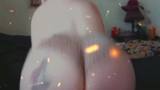 Pussy and curvy nakied body play