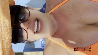 Adoro provocar na praia, e ver meu boy cheio de tesão.