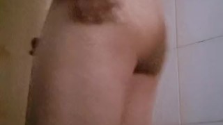 Minha bundona na sua cara dando rebolada 1