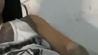 Sobrang libog habang nasa virtual meeting.