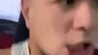 Sobrang libog habang nasa virtual meeting.