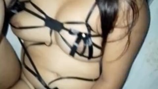 Putita casada le encanta probar dos vergas...