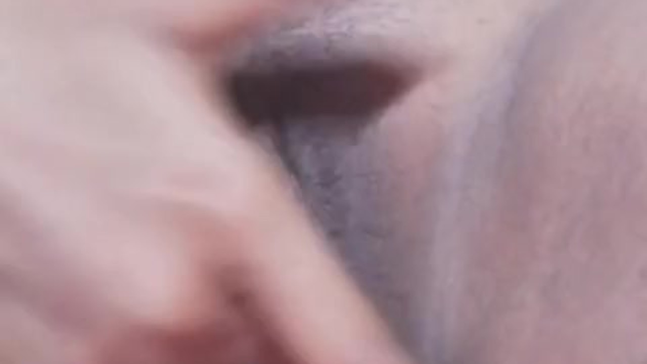 ලංකාවේ කෙල්ලගෙ ලොකු ඇග sir lankan girl big body -IndiansPorno