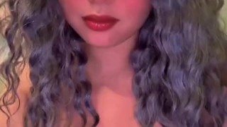 Horny TikTok slut Vanilla Faith