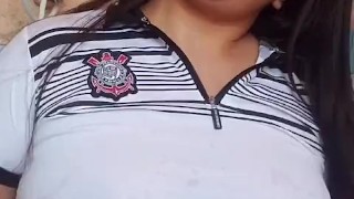 Dançando e molhando meu braço no banho - Parte 1/2