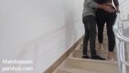 شهوتی‌ترین سکس ایرانی با زن شوهردار همسایه تو راه پله ساختمان کردمش (داستانی پر از مکالمه فارسی)🤤😋