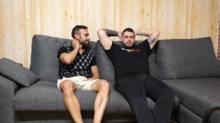 Mi amigo HETERO se resiste pero acabo follandome su CULO VIRGEN 🍆🍑