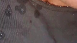 sborrata pazzesca di sperma dopo masturbazione