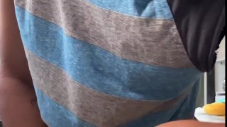 Escucha como este chico te habla sucio mientras se lo mete a su juguete favorito - Andcristian