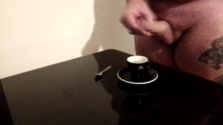 Un café au sperme un vrai délice.
