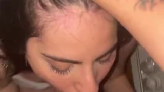 Feliz Navidad: fiesta de navidad, le doy su regalo a escondidas