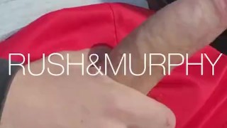 Jugador de fútbol se masturba en la calle mostrándome su gran polla en el auto