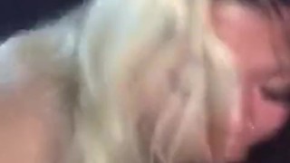 Deusa do boquete enlouquece com suas habilidades incríveis