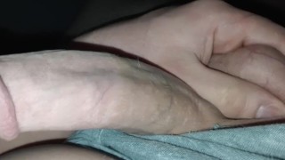 Huge&horny BWC handjob