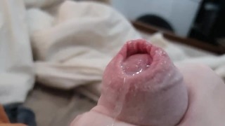 Close Up Foreskin wanking & Cumming