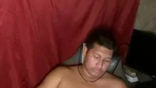 Empecé por unas fotos y terminé haciendo un video porno