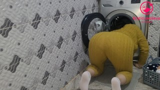fucked his wife while she is inside the washing machine حويتها في الكوزينة راسها في آلة الغسيل