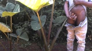 AFRICAN EBONY OUTDOOR NUTING AND BUSTING HUGE CUM