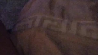 Solo , masturbándome , en , casa .