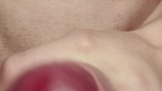 Fast handjob alsa some cum