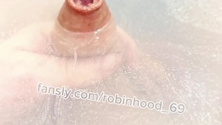 Foreskin piss at bath 🛀 time