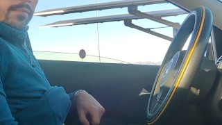 Nel parcheggio dell'Autogrill