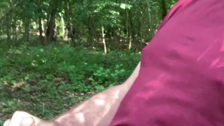 I am jerking off and cumming at the pubilc park
